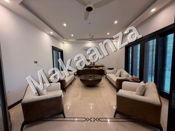 300 Yard Bungalow Available For Rent